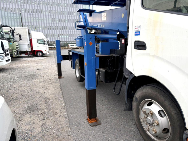 平成23年日野デュトロ高所作業車自動格納付SKG-XZU710M|中古トラックの販売・買取・査定のアイナビ