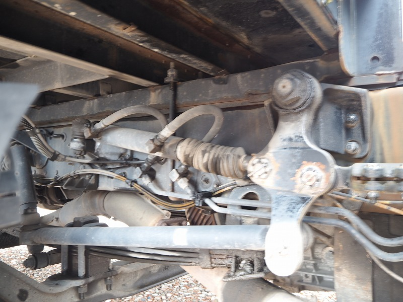 UDトラックスクオンアルミブロック平ボディ積載14.1t|中古トラックの販売・買取・査定のアイナビ