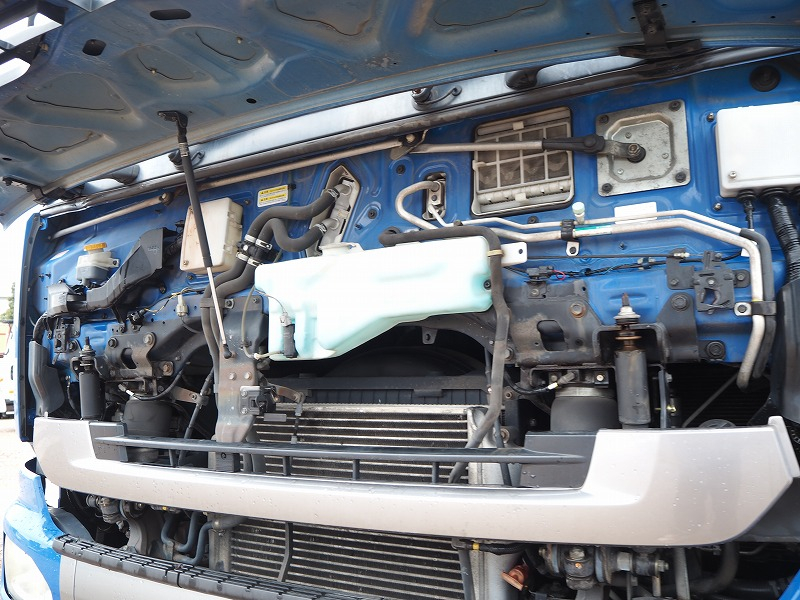 UDトラックスクオンアルミブロック平ボディ積載14.1t|中古トラックの販売・買取・査定のアイナビ