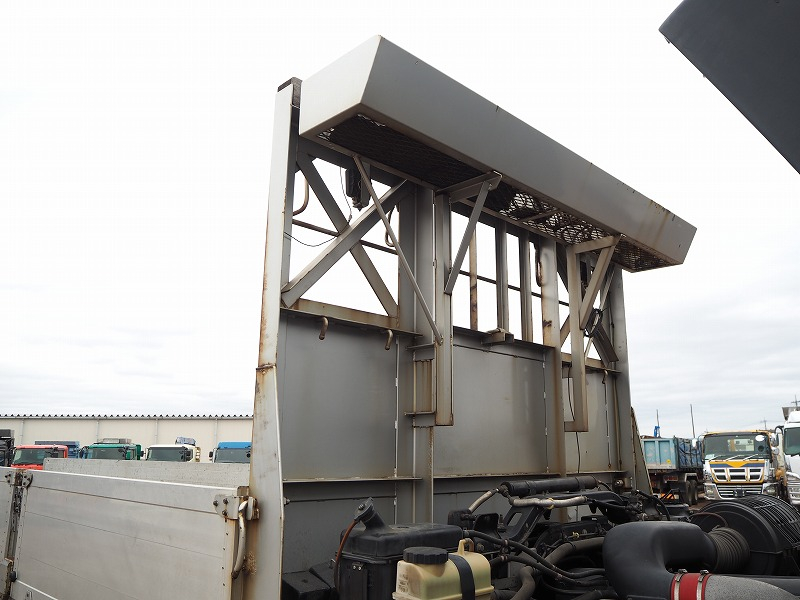 UDトラックスクオンアルミブロック平ボディ積載14.1t|中古トラックの販売・買取・査定のアイナビ