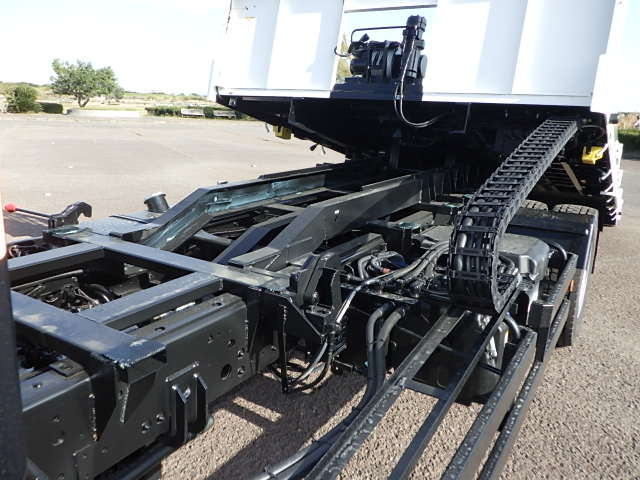 日野令和7年式☆クレーン付きキャリアカー☆ウィンチ歩み板付き|中古トラックの販売・買取・査定のアイナビ