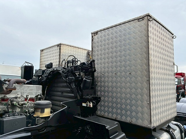 検切れナンバー付きワンオーナーハイルーフ6×43軸2デフ|中古トラックの販売・買取・査定のアイナビ