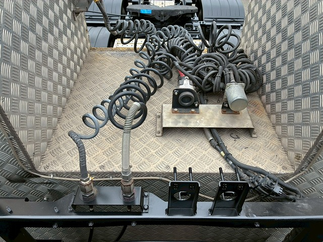 検切れナンバー付きワンオーナーハイルーフ6×43軸2デフ|中古トラックの販売・買取・査定のアイナビ