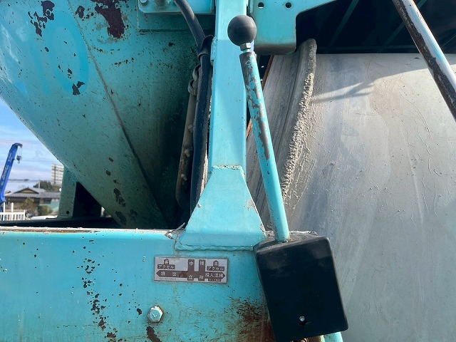 増トン★11.5トン積載★車検付★3軸2デフ★KYB製・9.8立米|中古トラックの販売・買取・査定のアイナビ