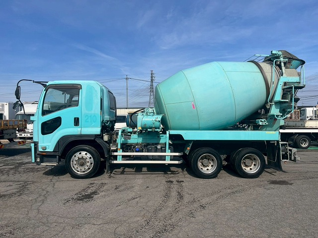 増トン★11.5トン積載★車検付★3軸2デフ★KYB製・9.8立米|中古トラックの販売・買取・査定のアイナビ