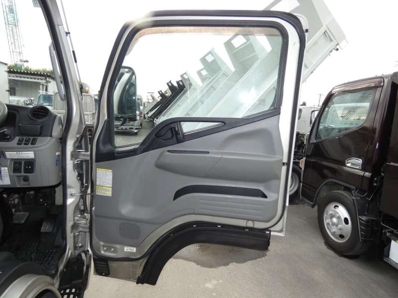 H302t平ボディ 5速マニュアル ETC260113|中古トラックの販売・買取・査定のアイナビ