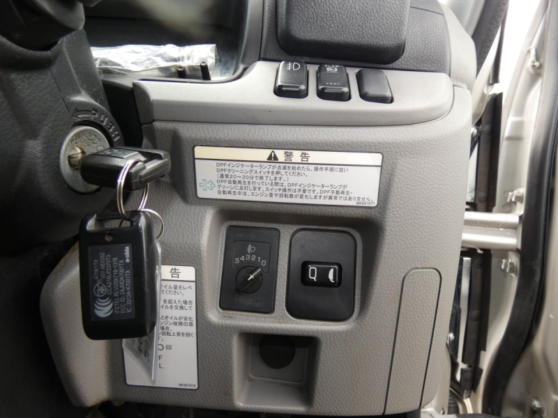 H302t平ボディ 5速マニュアル ETC260113|中古トラックの販売・買取・査定のアイナビ