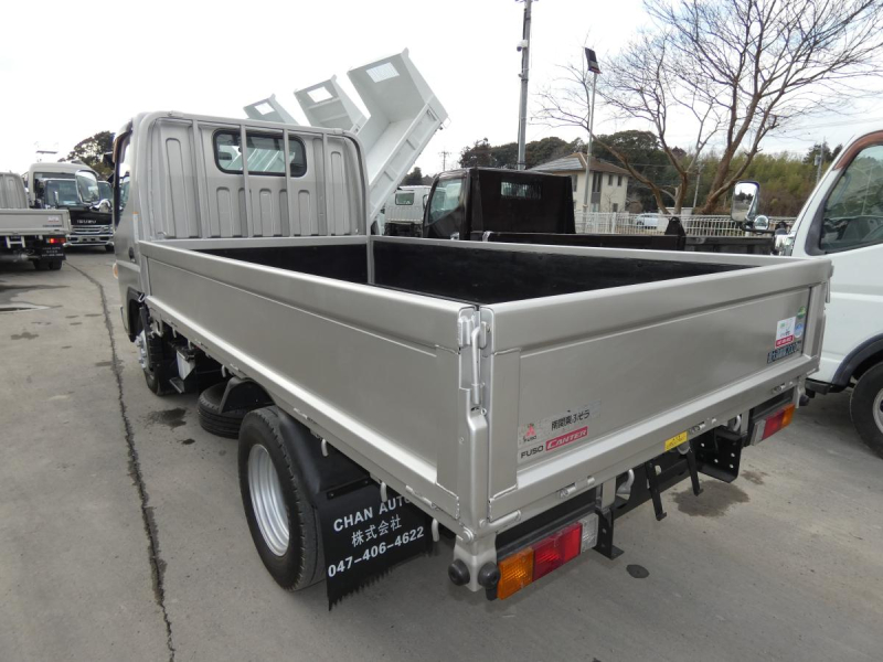 H302t平ボディ 5速マニュアル ETC260113|中古トラックの販売・買取・査定のアイナビ