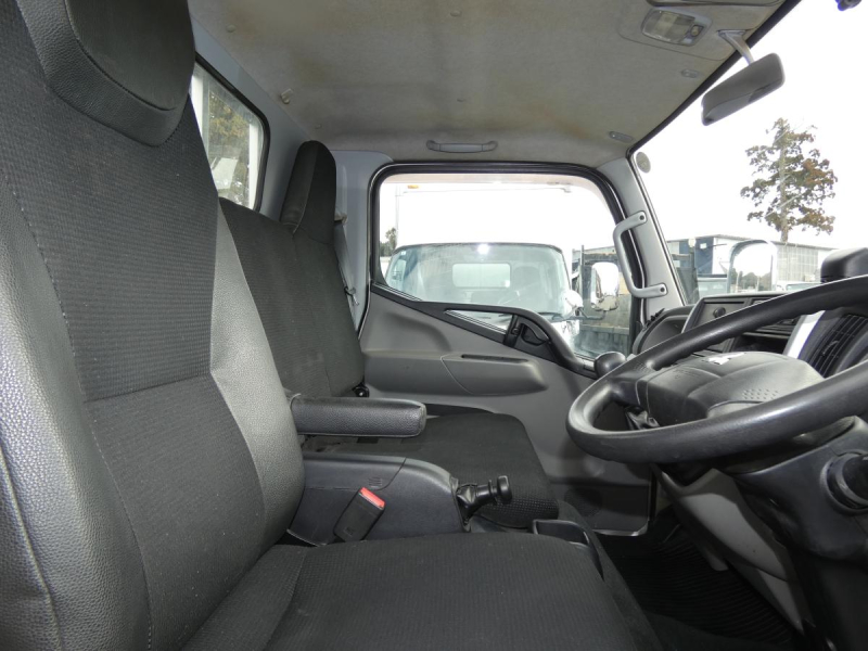 H302t平ボディ 5速マニュアル ETC260113|中古トラックの販売・買取・査定のアイナビ