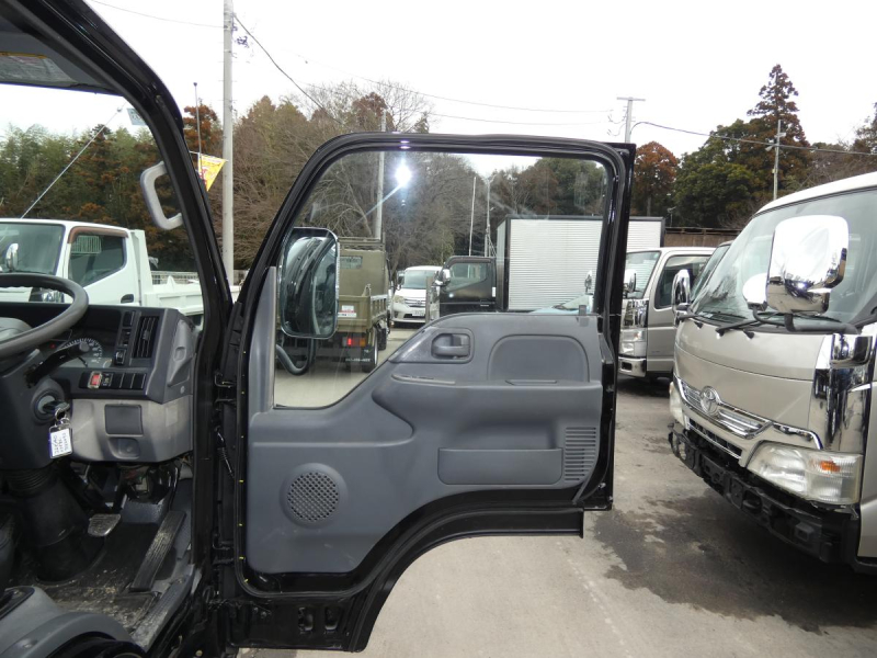 H242t平ボディ オートマ260140|中古トラックの販売・買取・査定のアイナビ