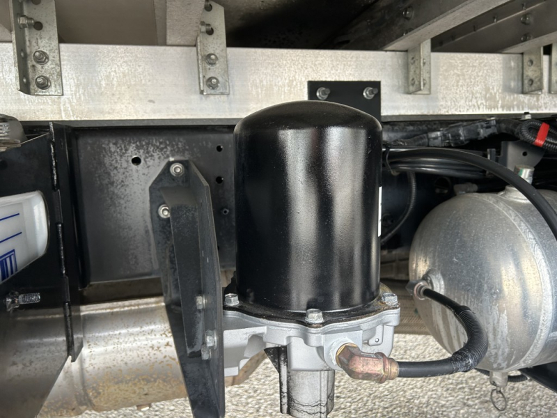 ワイドベッド付エアサスハイルーフ融雪仕様門口ステン|中古トラックの販売・買取・査定のアイナビ