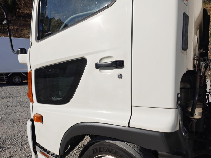 積載3.1tワイドアルミバン|中古トラックの販売・買取・査定のアイナビ