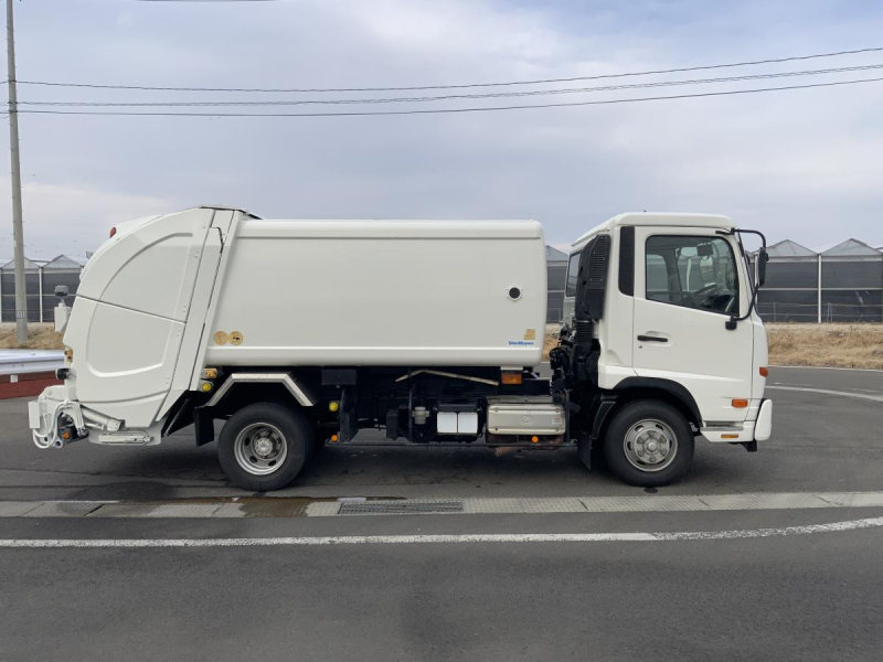 8.6立米⭐️H25コンドルパッカー車 新明和 巻き込み式|中古トラックの販売・買取・査定のアイナビ