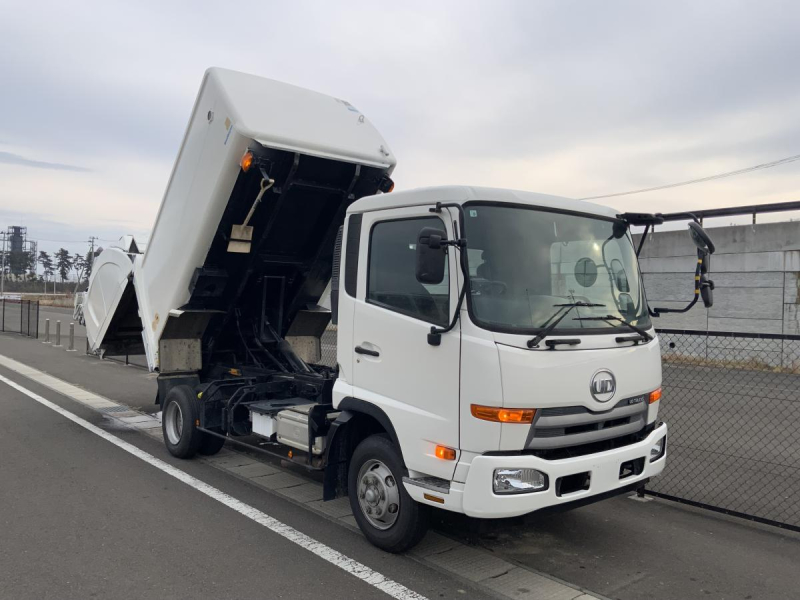 8.6立米⭐️H25コンドルパッカー車 新明和 巻き込み式|中古トラックの販売・買取・査定のアイナビ