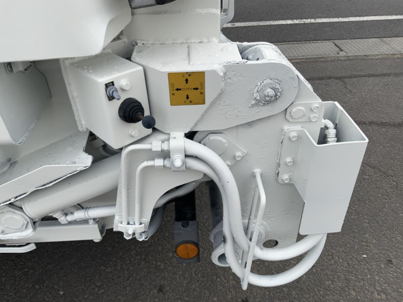 8.6立米⭐️H25コンドルパッカー車 新明和 巻き込み式|中古トラックの販売・買取・査定のアイナビ