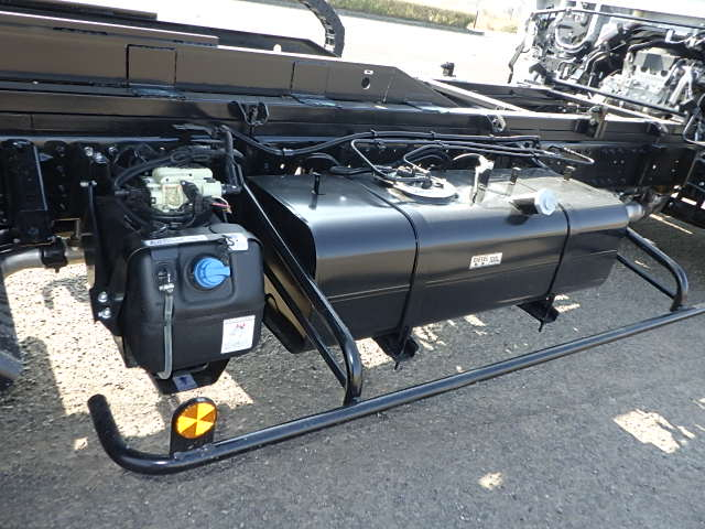 三菱☆新古車☆3.9t積みキャリアカー☆ウィンチ付き|中古トラックの販売・買取・査定のアイナビ