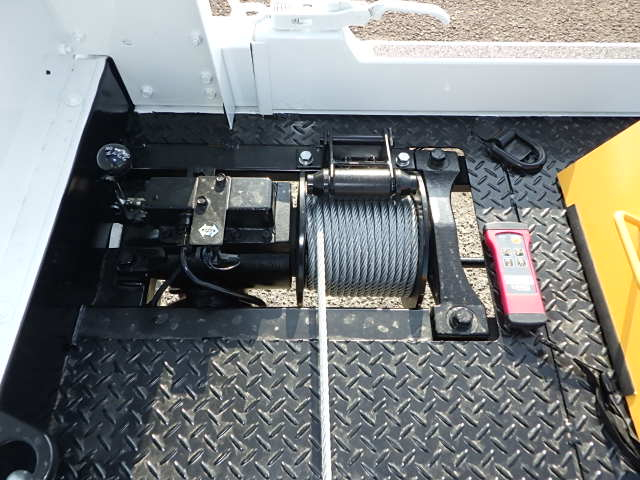 三菱☆新古車☆3.9t積みキャリアカー☆ウィンチ付き|中古トラックの販売・買取・査定のアイナビ