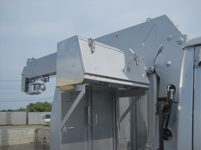 タダノ5段ブームリアジャッキラジコン付アルミアオリ床鉄板|中古トラックの販売・買取・査定のアイナビ