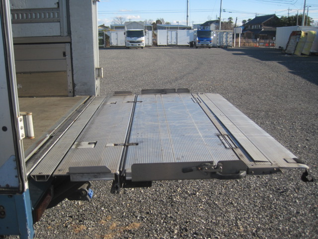 冷凍ウイング格納ゲート付超超ロング|中古トラックの販売・買取・査定のアイナビ