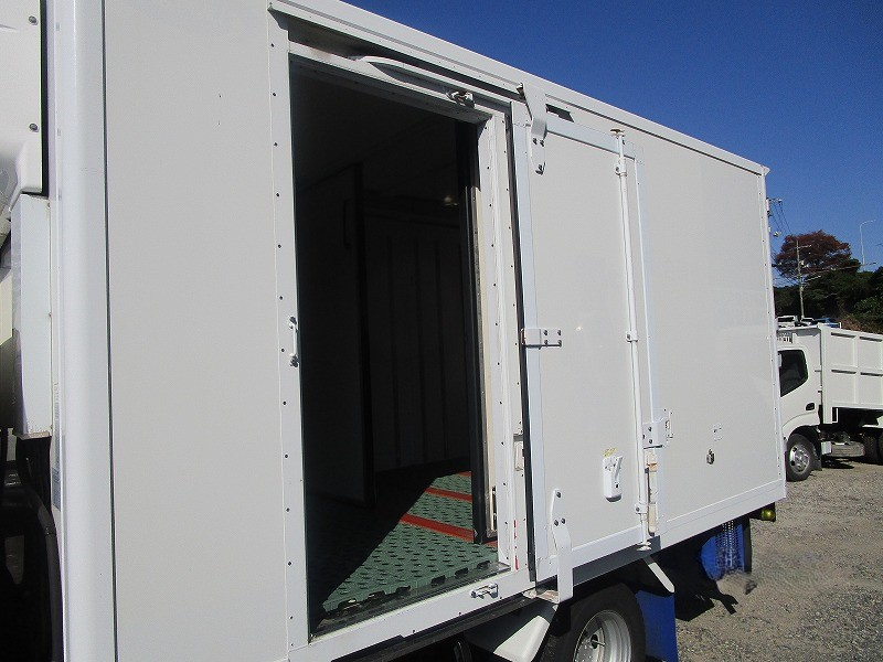 冷蔵冷凍車 東プレXV22LCS-P ー30度設定 スタンバイ付|中古トラックの販売・買取・査定のアイナビ