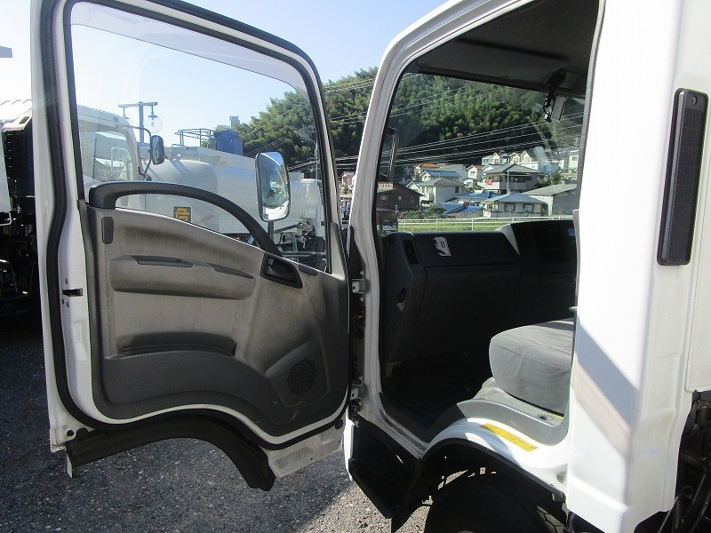 冷蔵冷凍車 東プレXV22LCS-P ー30度設定 スタンバイ付|中古トラックの販売・買取・査定のアイナビ