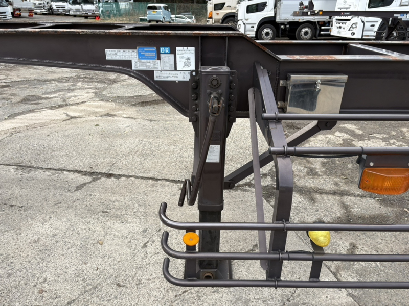 R3年式、3軸40ftコンテナセミトレーラ、車検付|中古トラックの販売・買取・査定のアイナビ