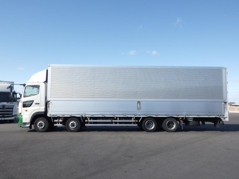 4軸低床 10mボデー ショートキャブ 内高2,730 後輪エアサス|中古トラックの販売・買取・査定のアイナビ