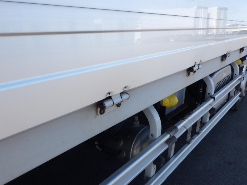 4軸低床 10mボデー ショートキャブ 内高2,730 後輪エアサス|中古トラックの販売・買取・査定のアイナビ