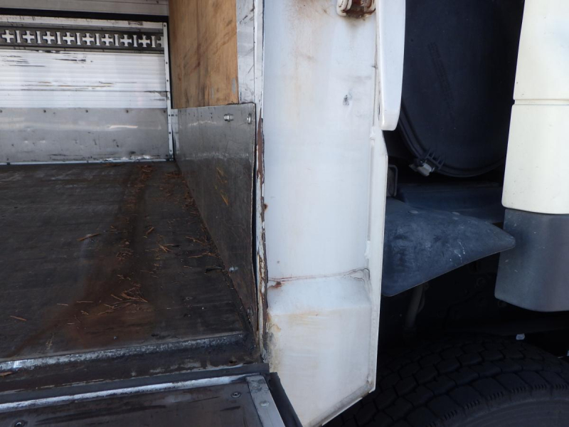 4軸低床 10mボデー ショートキャブ 内高2,730 後輪エアサス|中古トラックの販売・買取・査定のアイナビ