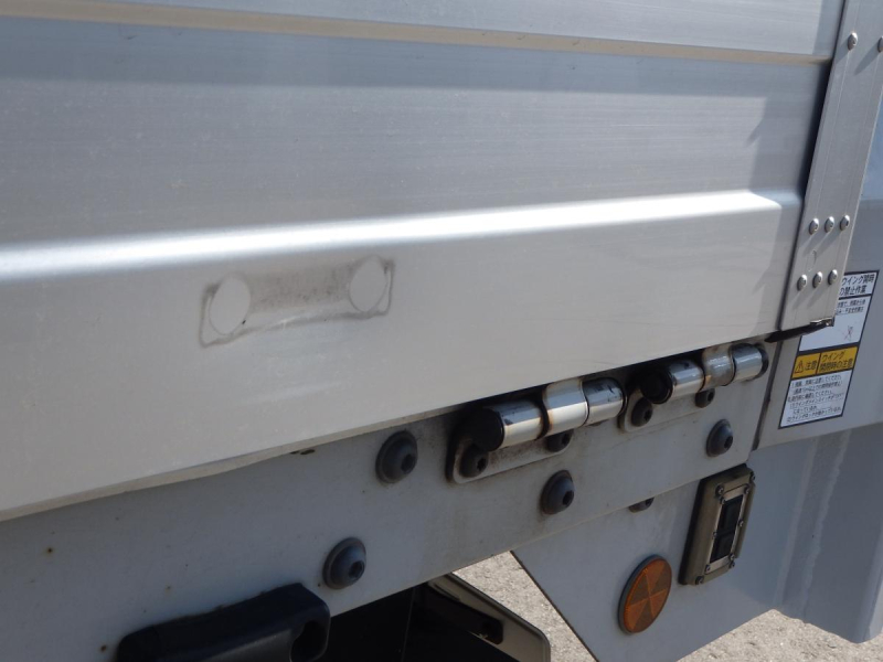 4軸低床 10mボデー ショートキャブ 内高2,730 後輪エアサス|中古トラックの販売・買取・査定のアイナビ