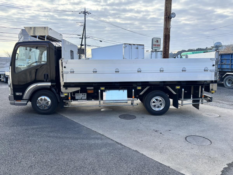 ワイドロング平ボディー 積載4000kg AT車|中古トラックの販売・買取・査定のアイナビ