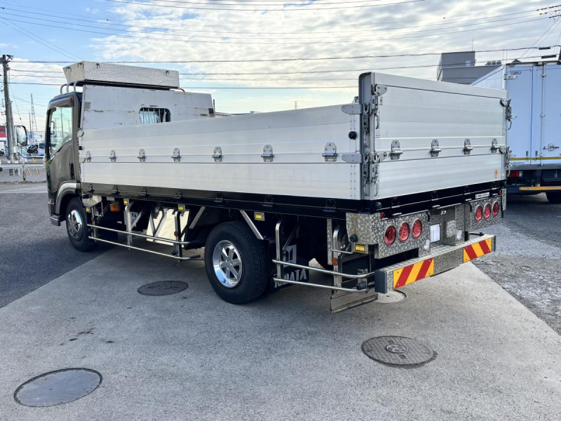 ワイドロング平ボディー 積載4000kg AT車|中古トラックの販売・買取・査定のアイナビ