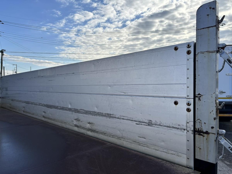 ワイドロング平ボディー 積載4000kg AT車|中古トラックの販売・買取・査定のアイナビ