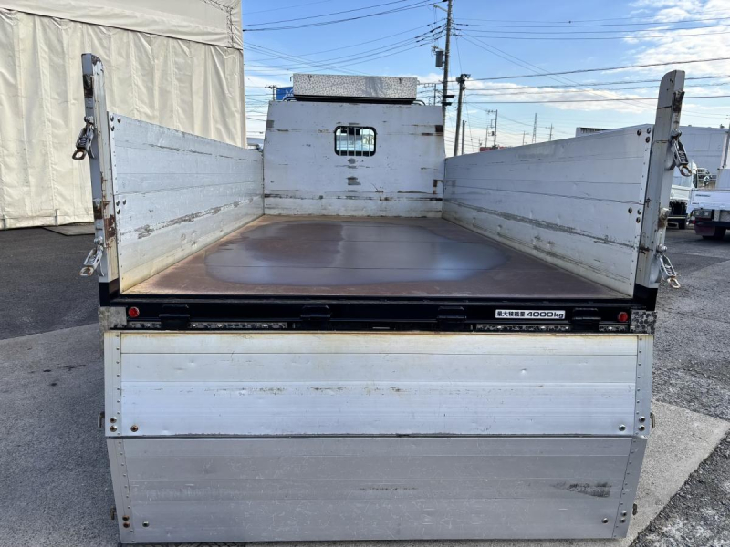 ワイドロング平ボディー 積載4000kg AT車|中古トラックの販売・買取・査定のアイナビ