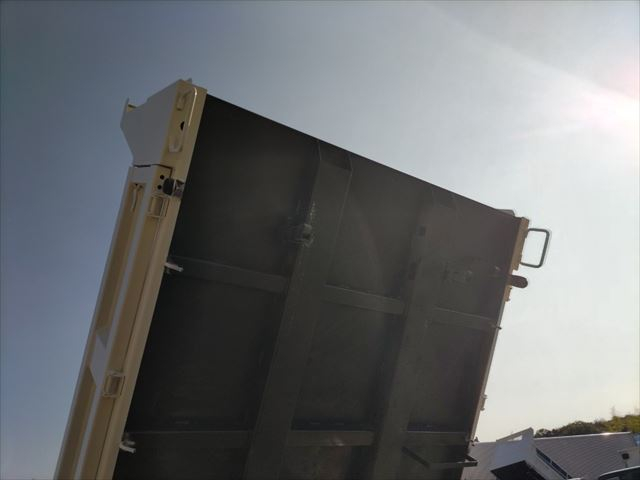 H25年 いすゞエルフ3t低床ダンプ|中古トラックの販売・買取・査定のアイナビ