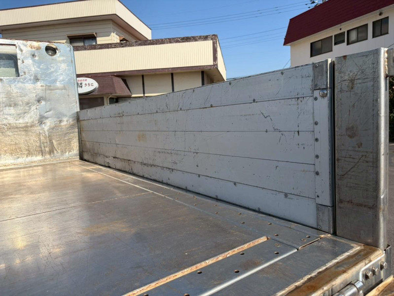 2トン積載フジタボデーアオリ高50cm5MT荷床ステンレス|中古トラックの販売・買取・査定のアイナビ