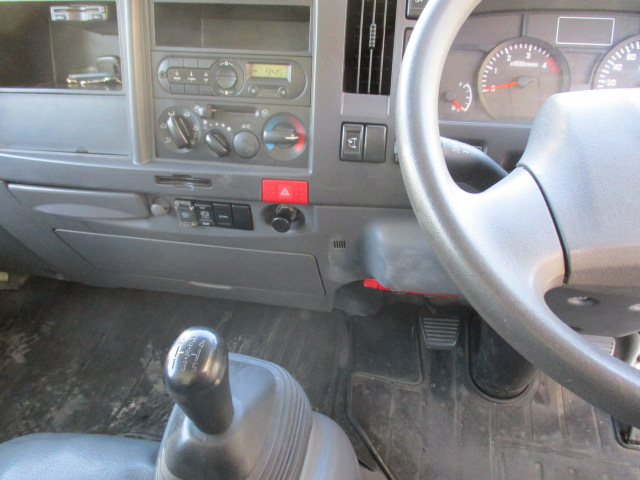 いすゞ エルフ 10尺 アルミバン ボディ内高2120㎜です|中古トラックの販売・買取・査定のアイナビ