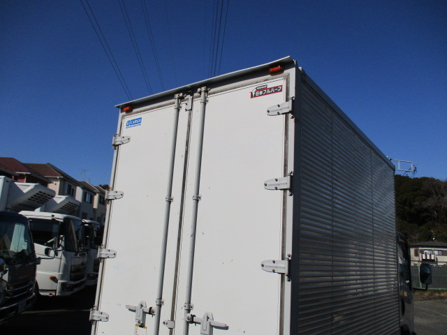 いすゞ エルフ 10尺 アルミバン ボディ内高2120㎜です|中古トラックの販売・買取・査定のアイナビ