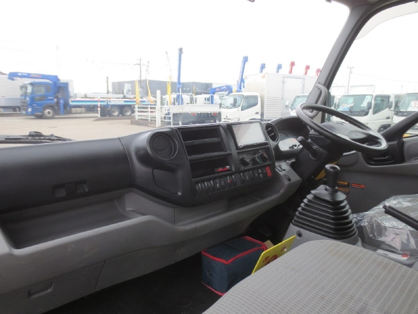 トヨタトヨエース3段クレーン付|中古トラックの販売・買取・査定のアイナビ