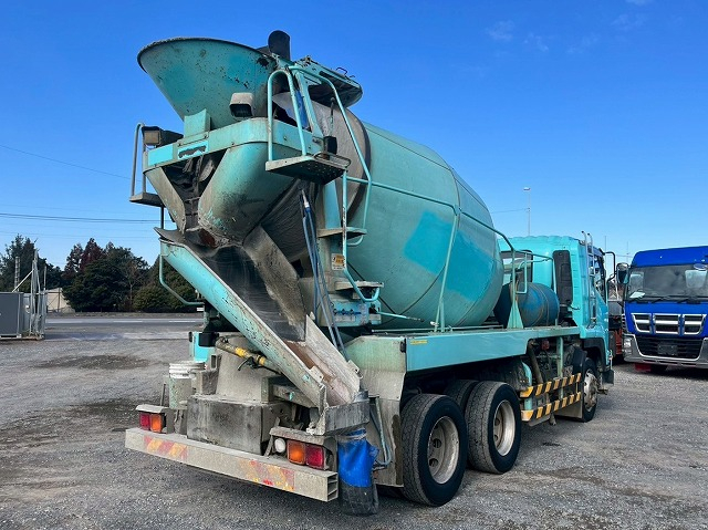 増トン★11トン積載★6×4★3軸2デフ★KYB製・8.9立米6速MT|中古トラックの販売・買取・査定のアイナビ