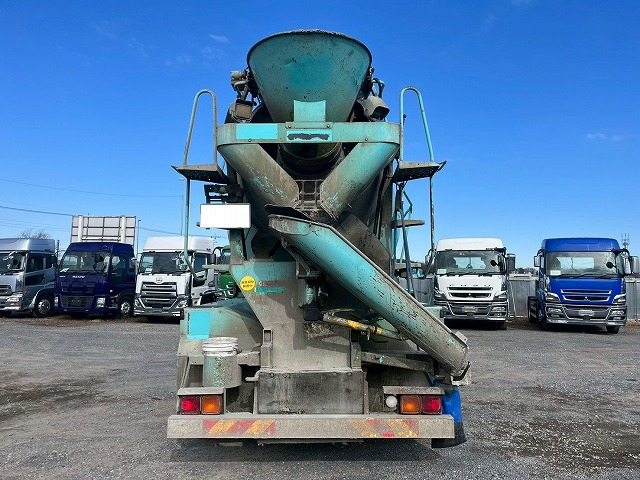 増トン★11トン積載★6×4★3軸2デフ★KYB製・8.9立米6速MT|中古トラックの販売・買取・査定のアイナビ