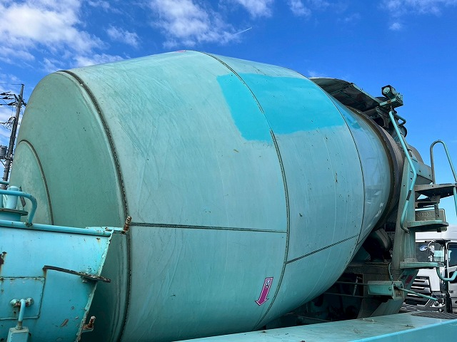 増トン★11トン積載★6×4★3軸2デフ★KYB製・8.9立米6速MT|中古トラックの販売・買取・査定のアイナビ