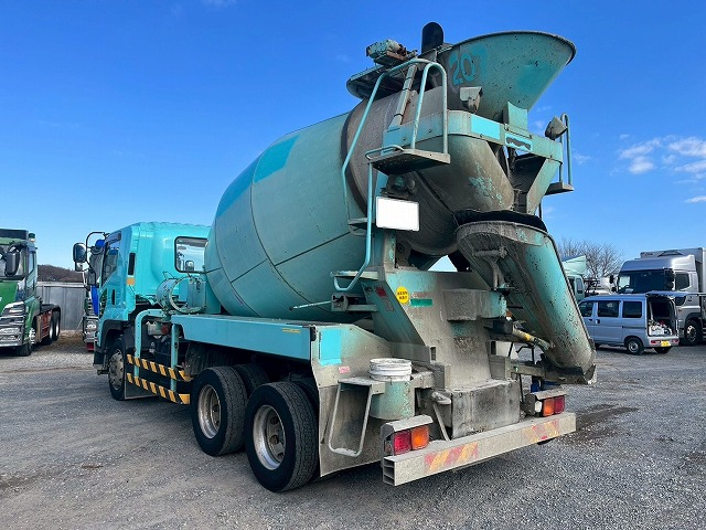 増トン★11トン積載★6×4★3軸2デフ★KYB製・8.9立米6速MT|中古トラックの販売・買取・査定のアイナビ