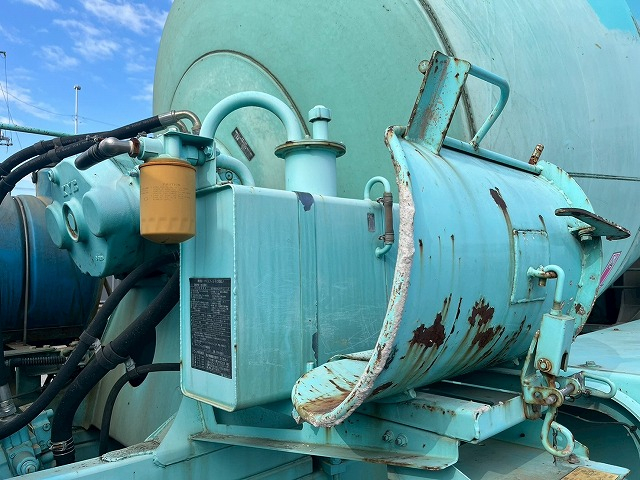 増トン★11トン積載★6×4★3軸2デフ★KYB製・8.9立米6速MT|中古トラックの販売・買取・査定のアイナビ