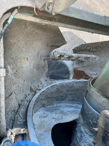 増トン★11トン積載★6×4★3軸2デフ★KYB製・8.9立米6速MT|中古トラックの販売・買取・査定のアイナビ