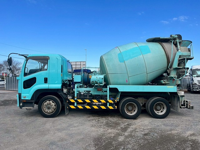 増トン★11トン積載★6×4★3軸2デフ★KYB製・8.9立米6速MT|中古トラックの販売・買取・査定のアイナビ