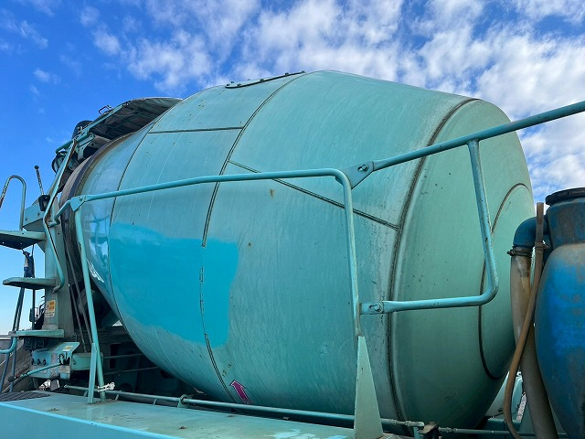 増トン★11トン積載★6×4★3軸2デフ★KYB製・8.9立米6速MT|中古トラックの販売・買取・査定のアイナビ