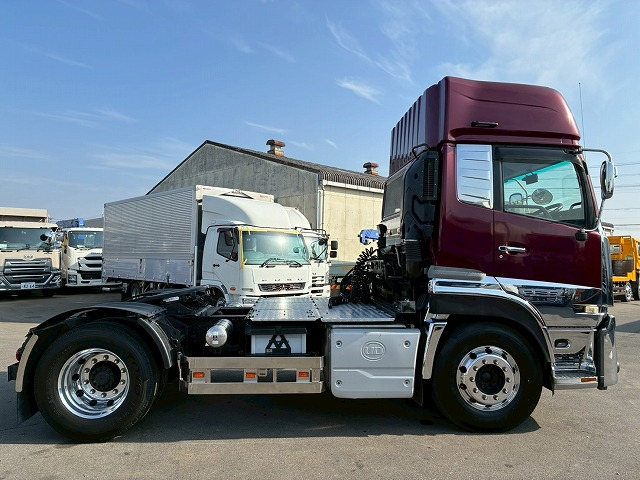 トラクターヘッドハイルーフD尺後輪エアサス第5輪荷重|中古トラックの販売・買取・査定のアイナビ