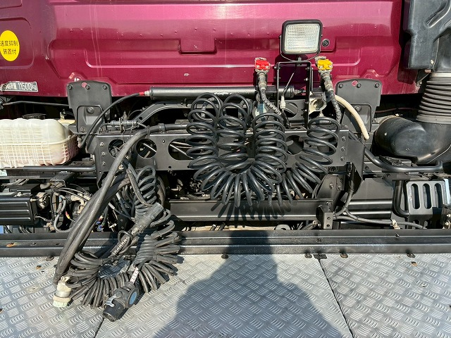 トラクターヘッドハイルーフD尺後輪エアサス第5輪荷重|中古トラックの販売・買取・査定のアイナビ