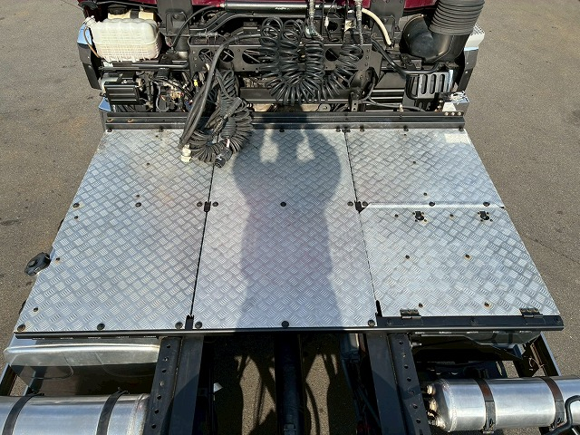 トラクターヘッドハイルーフD尺後輪エアサス第5輪荷重|中古トラックの販売・買取・査定のアイナビ